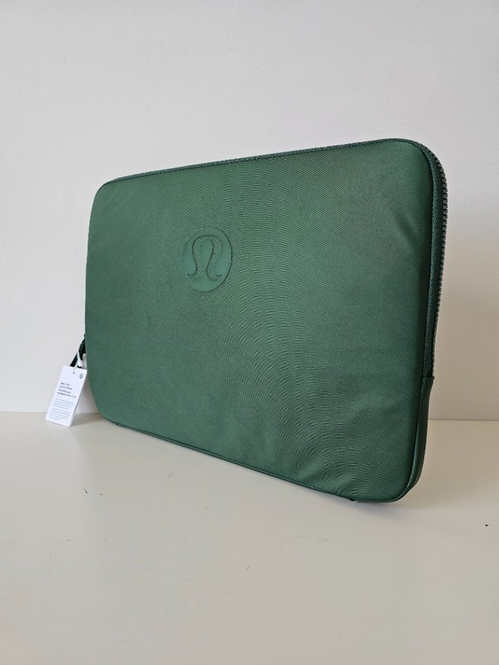 NWT LULULEMON IVYG/WKKI Green Khaki New Crew Laptop Sleeve Zippered One Size OS - Picture 4 of 11